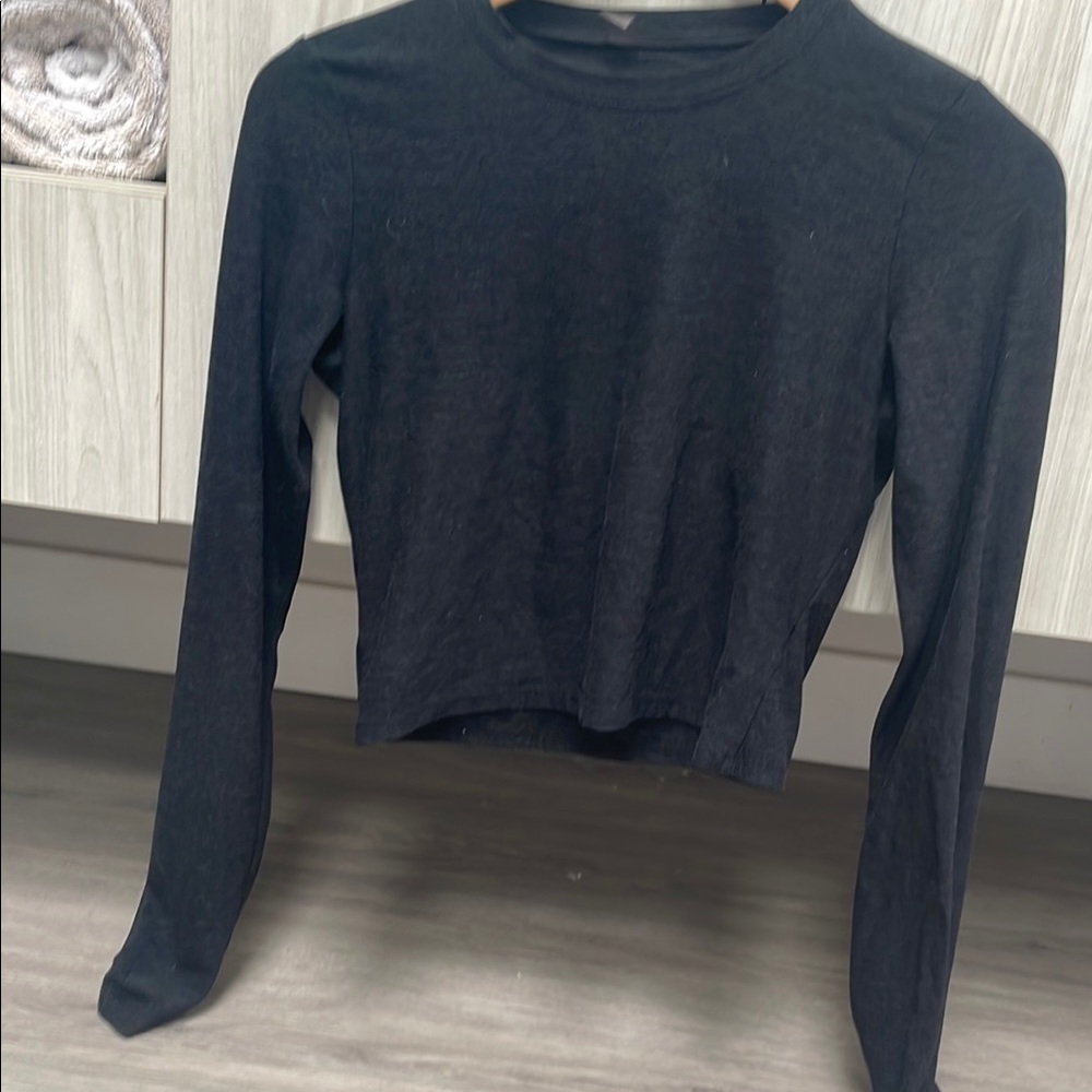 Beyond Yoga Black Fitted Crop Long Sleeve Tee